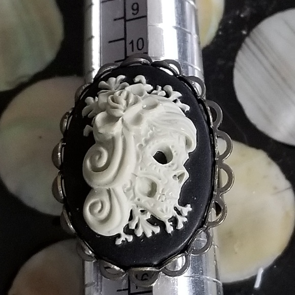 Ring - Picture 4 of 6